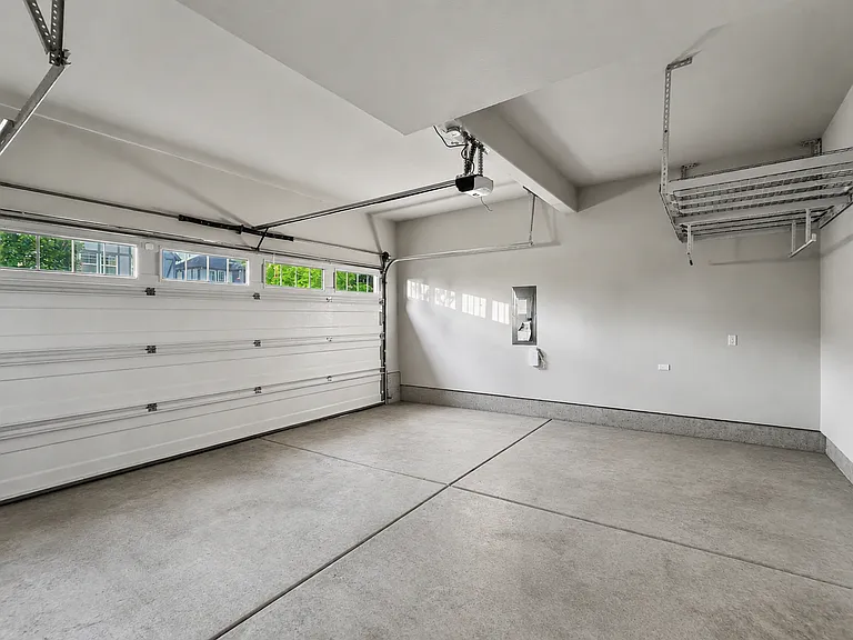 7615 Applegate Dr — Photo 28