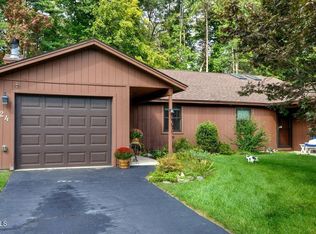 24 Thimbleberry Rd, Malta, NY 12020