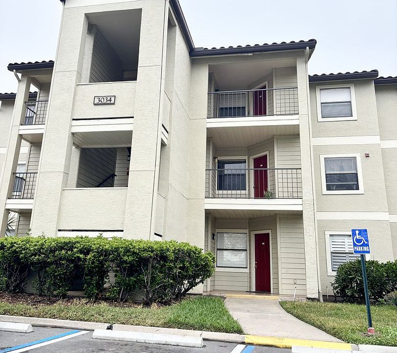 1st image of 3034 Parkway Blvd APT 204