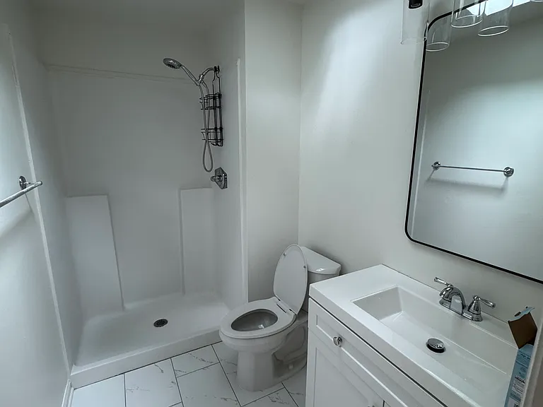 Additional views or primary bath with natural light