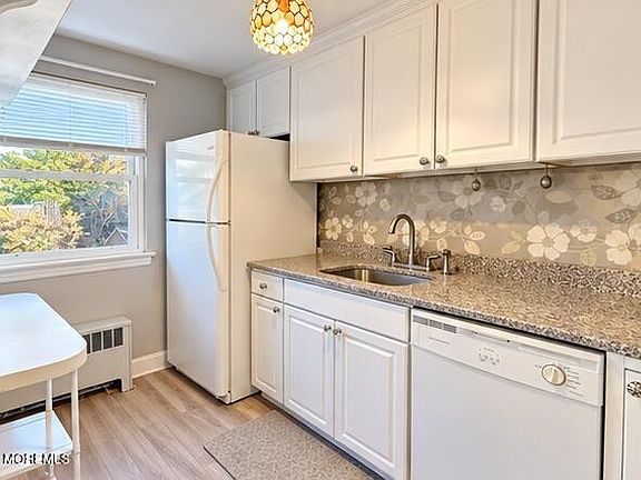 3rd image of 86 Manor Dr #807