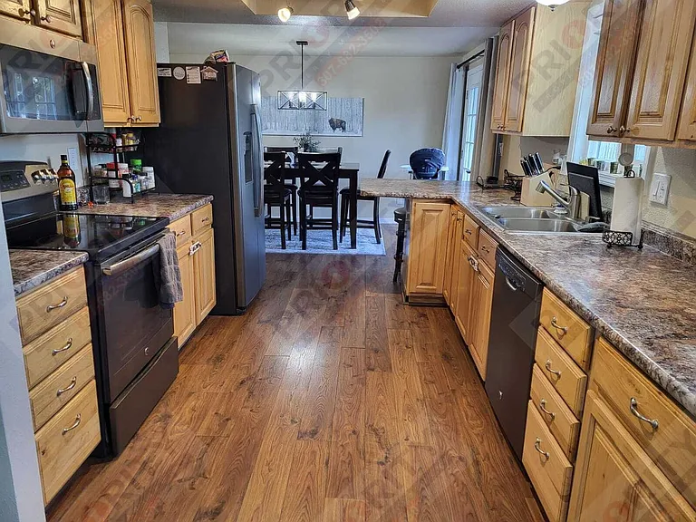 505 Highridge Ct — Photo 5
