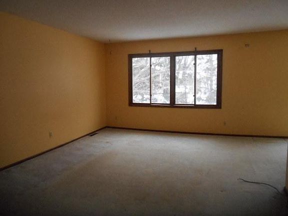 2nd image of 7924 College Park Dr N