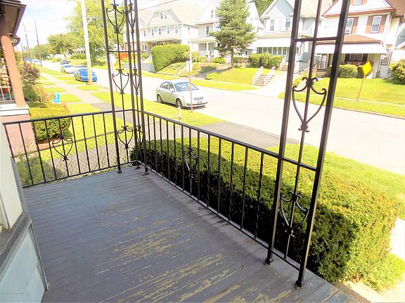 2nd image of 2221 Boulevard Ave