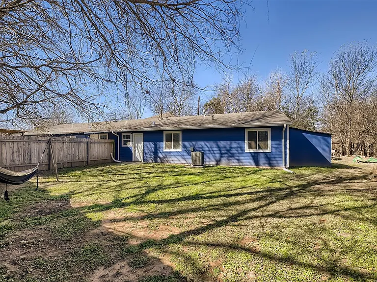 6108 Calmar Cv #B — Photo 21