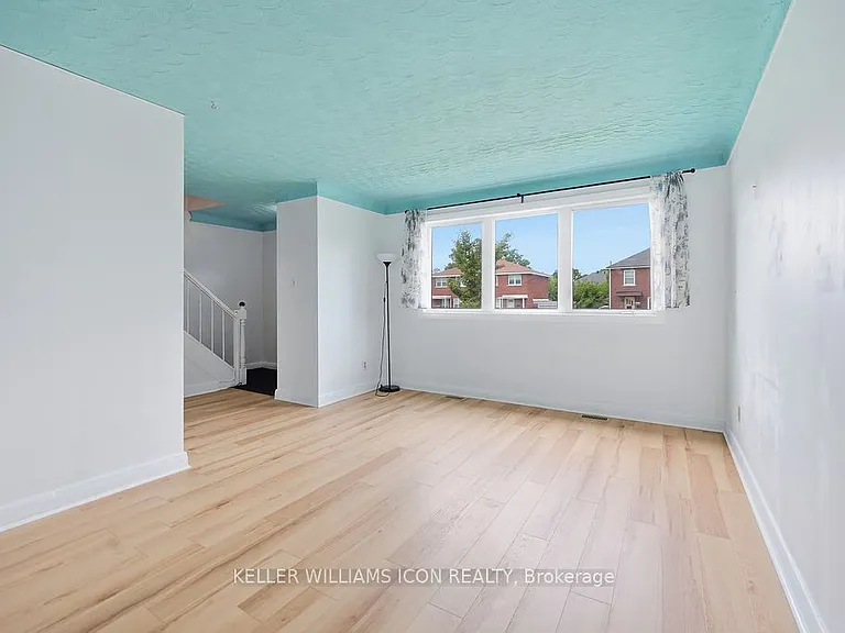 873 Woodroffe Ave — Photo 7