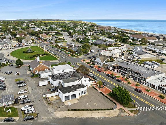 5th image of 717 Montauk Hwy