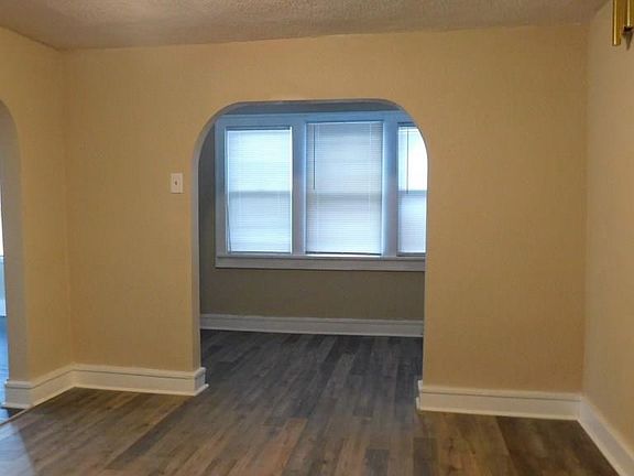 3rd image of 1503 E 5th St