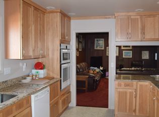 26 Hillcrest Dr, Bushnell, IL 61422