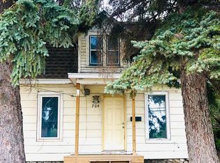704 Valley St, Minot, ND 58701