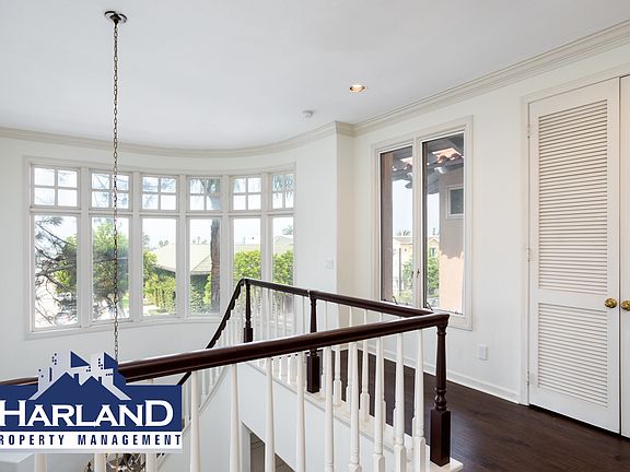 4th image of 7709 Ivanhoe Ave #1