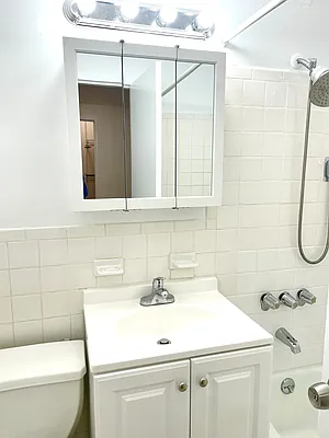 Rented by Nest Seekers International | media 4