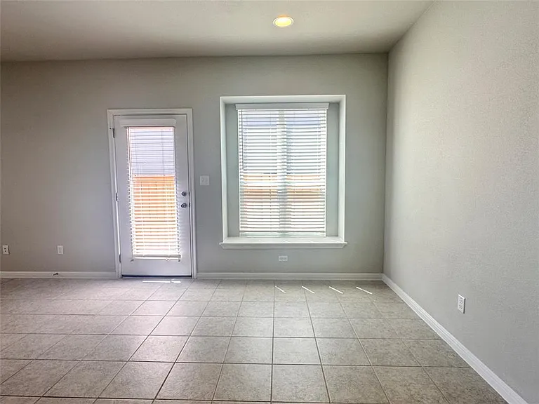 137 Rustic Glen Dr — Photo 8