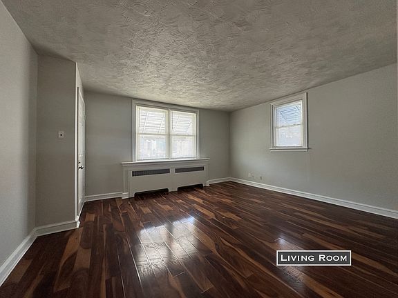 4th image of 4401 Oakmont St #1