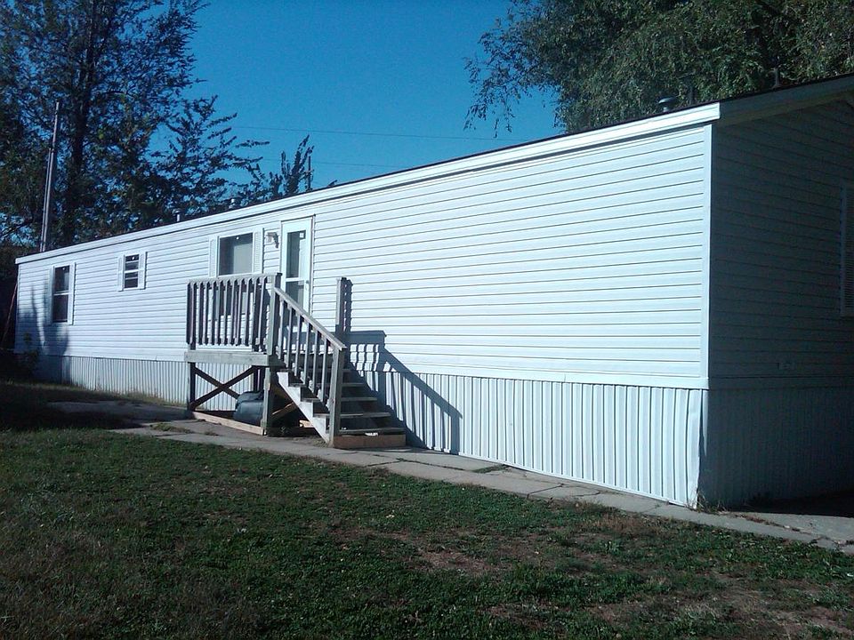 2nd image of 109 Byrd St