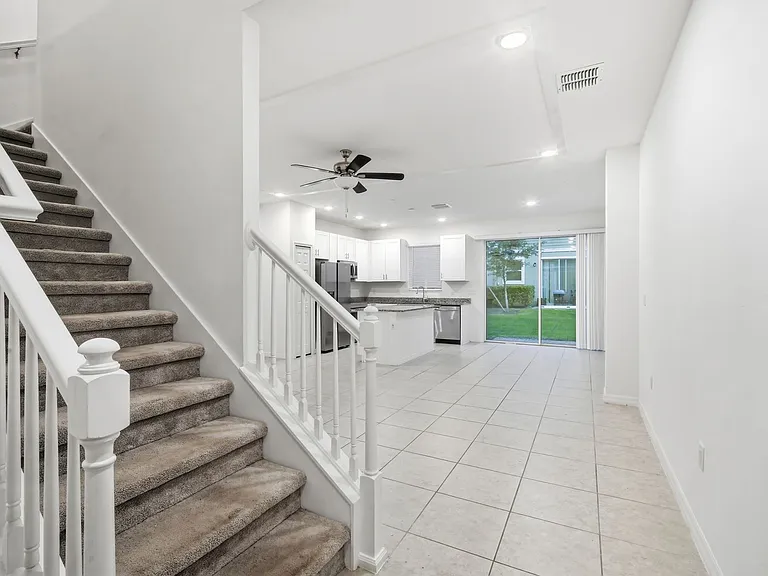 34186 Cinder Way — Photo 4