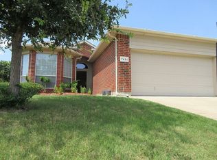 7421 Maroon Dr, Fort Worth, TX 76120