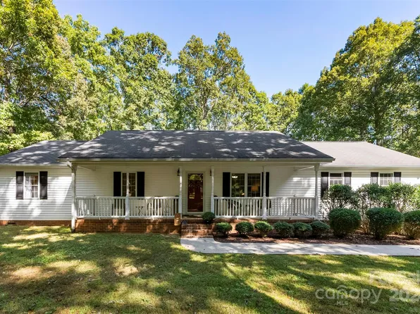 1256 Carpenter Springs Dr, Dallas, NC 28034