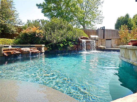 2nd image of 2616 Glen Forest Ln