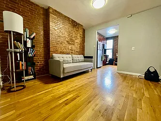 Rented by R New York