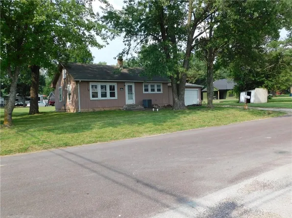 304 W Elizabeth St, Holden, MO 64040