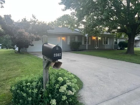2307 Oak Ln, Kirksville, MO 63501