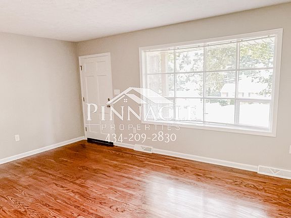 3rd image of 1308 Ashbourne Dr
