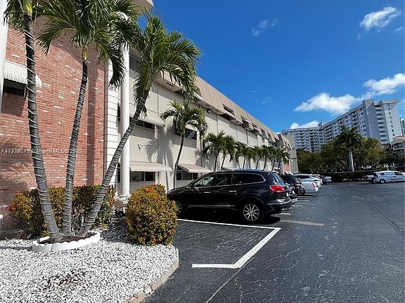 3rd image of 300 Golden Isles Dr APT 217
