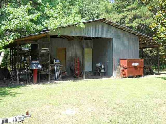 5th image of 138 School Ln