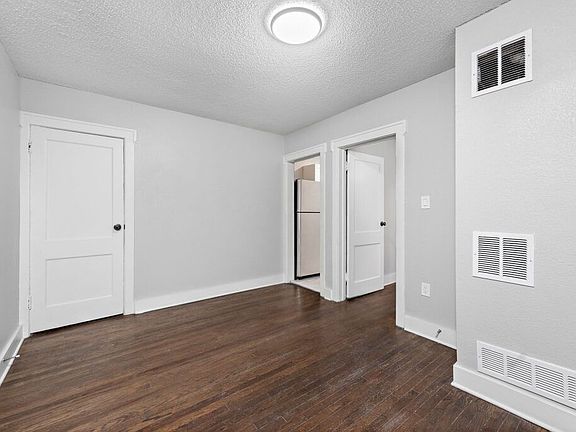 5th image of 2805 Charlotte St APT 2S