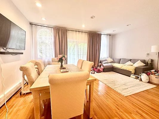 Rented by Dwell Residential Inc | media 6