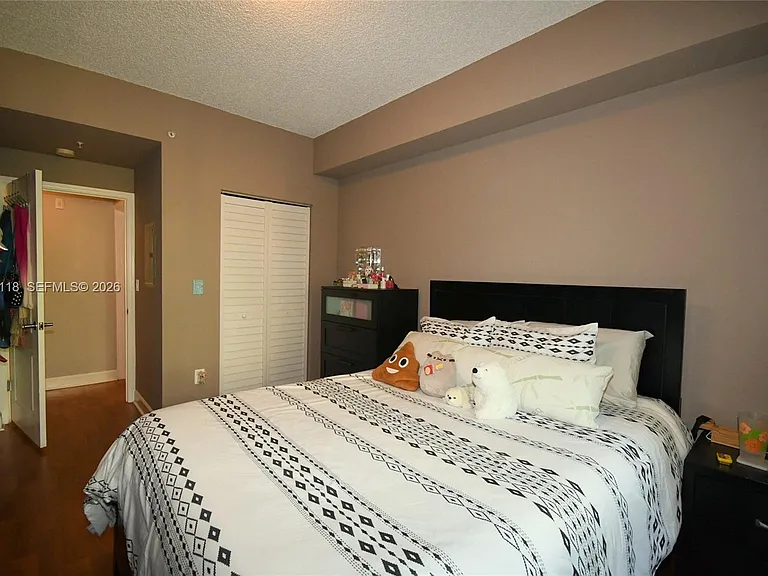 6001 SW 70th St #320 — Photo 3