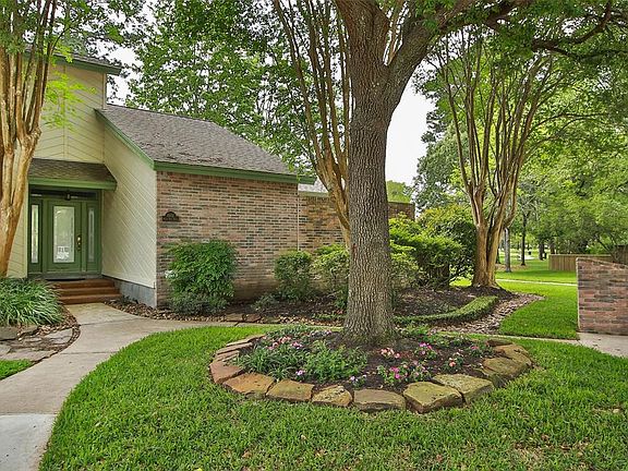 3rd image of 4802 River Hill Dr