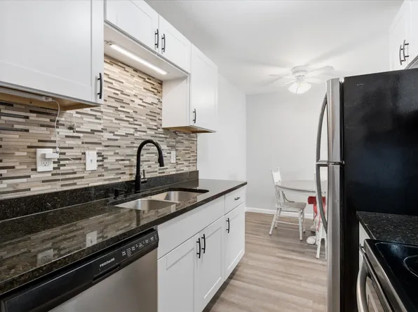 4530 Park Commons Dr APT 119, Saint Louis Park, MN 55416