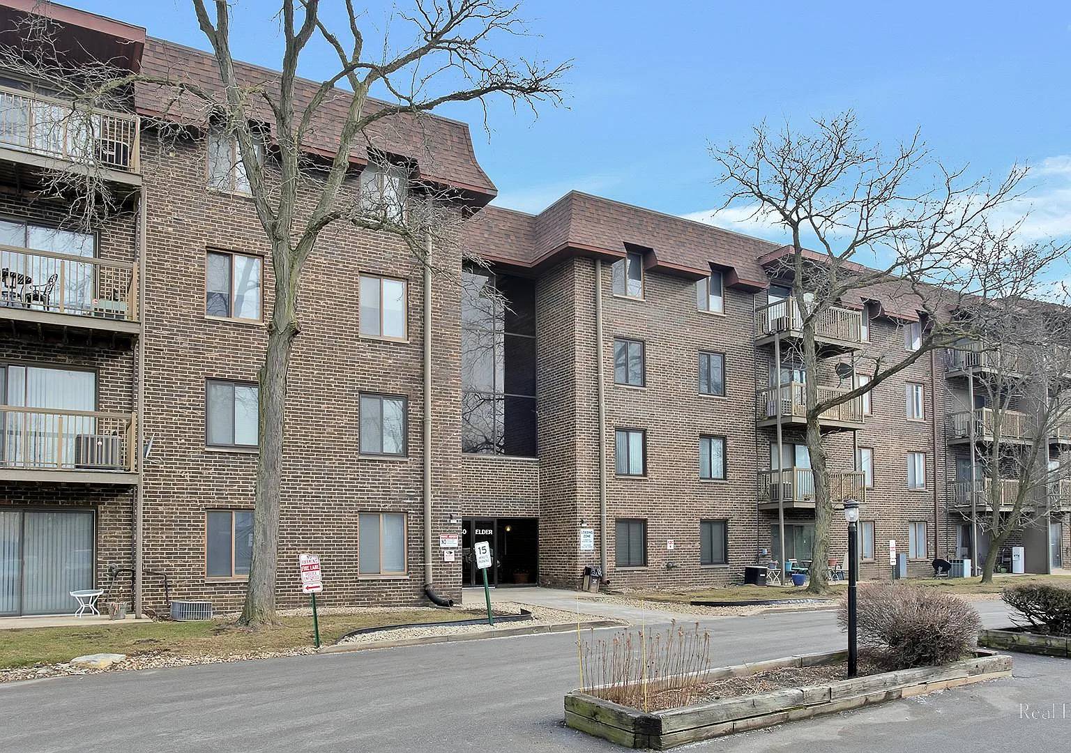 2 bed, 1.5 bath, 1000 sqft, $1,895 — Photo 2