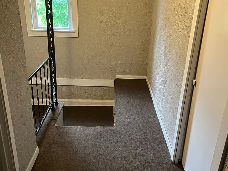 2821 W Concordia Ave — Photo 5