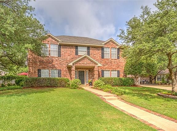 2nd image of 3912 Windview Dr