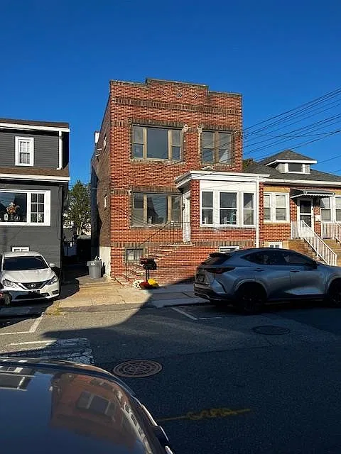 2 bed, 1.0 bath, $2,300 — Photo 1
