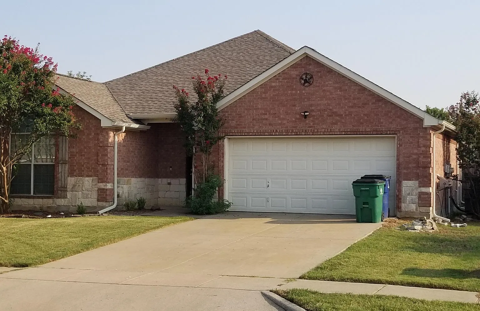 229 Stanley Dr — Photo 3