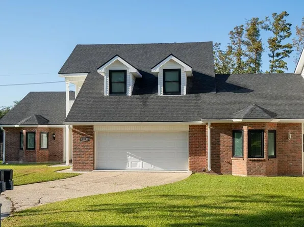 202 Racquet Ln, Houma, LA 70360
