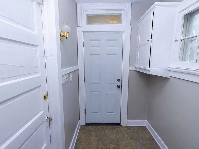 343 Boston Pl — Photo 11