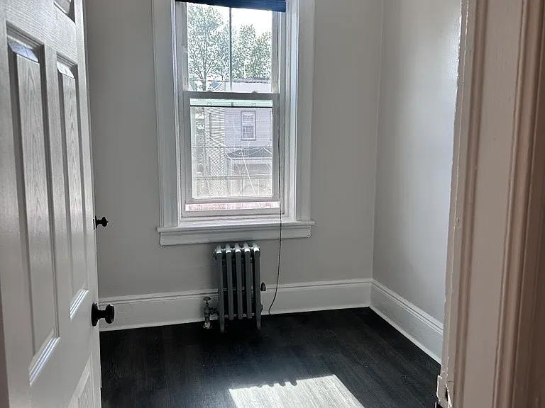 326 Ege Ave #2 — Photo 5