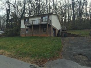 1119 Berry Rd, Elizabethton, TN 37643