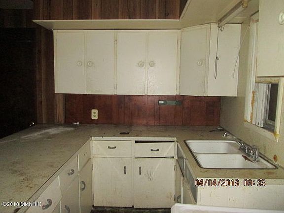 3rd image of 401 Quimby St NE