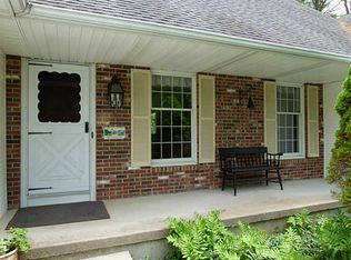 40 Meadowbrook Rd, Richmond, RI 02898