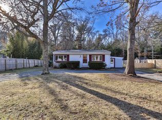 11 Mello St, East Falmouth, MA 02536