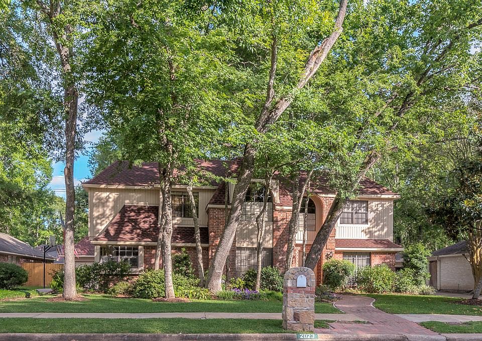 1st image of 2023 Plantation Dr