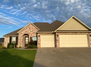 660 Ray St, Pea Ridge, AR 72751