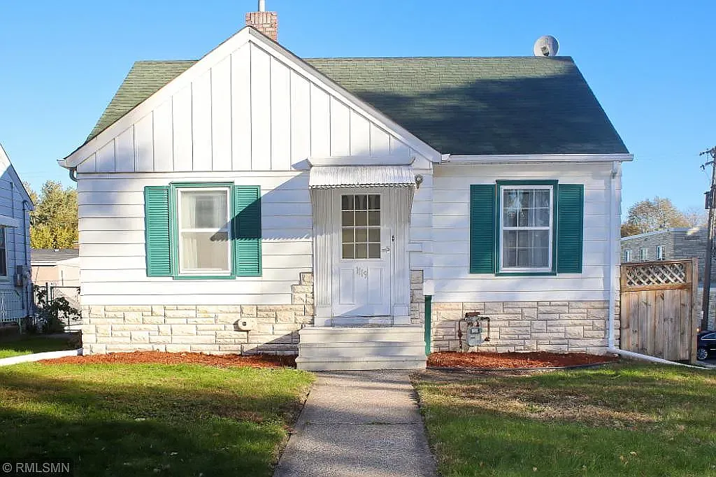 3 bed, 1340 sqft, $2,350 — Photo 1