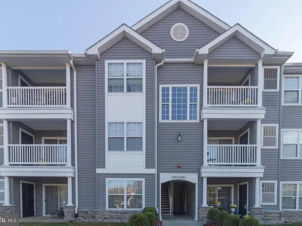 219 Lawrence Ln, Delran, NJ 08075